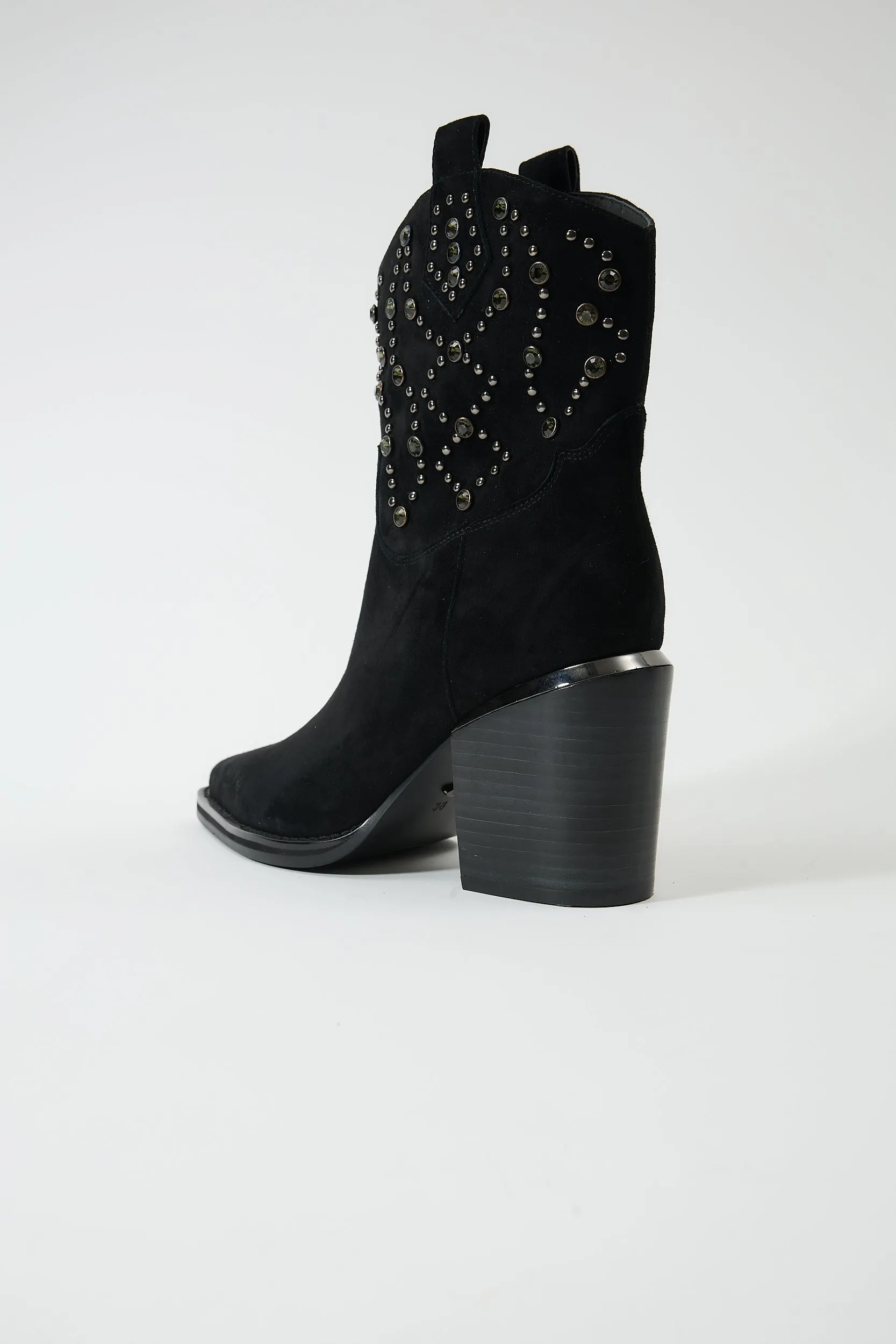 Clotho Black