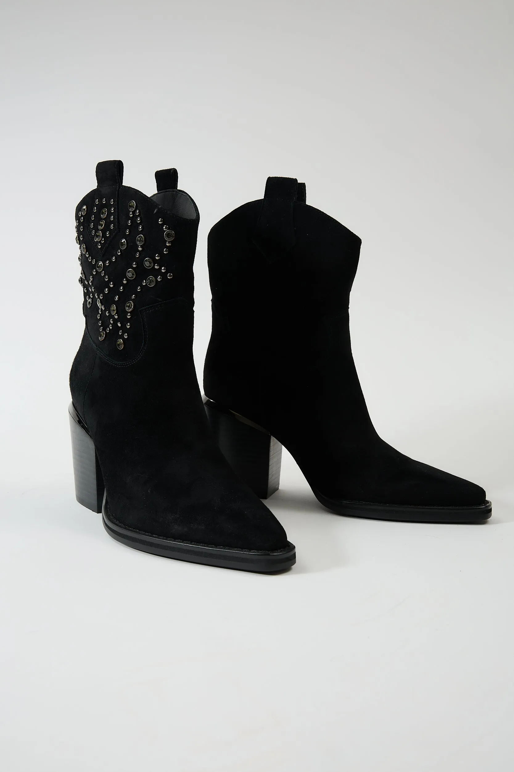 Clotho Black