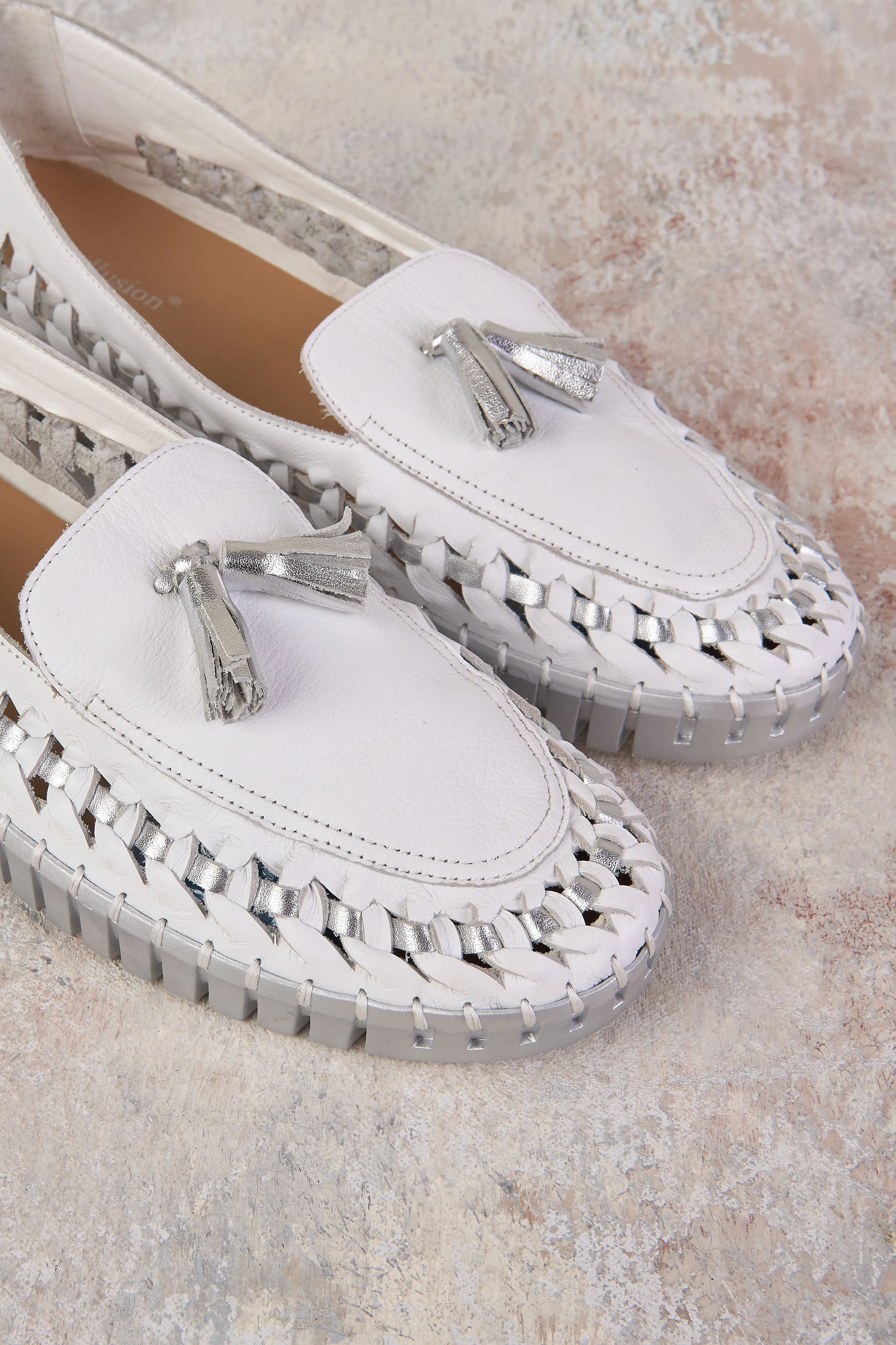 Porto Tassel Loafer - White