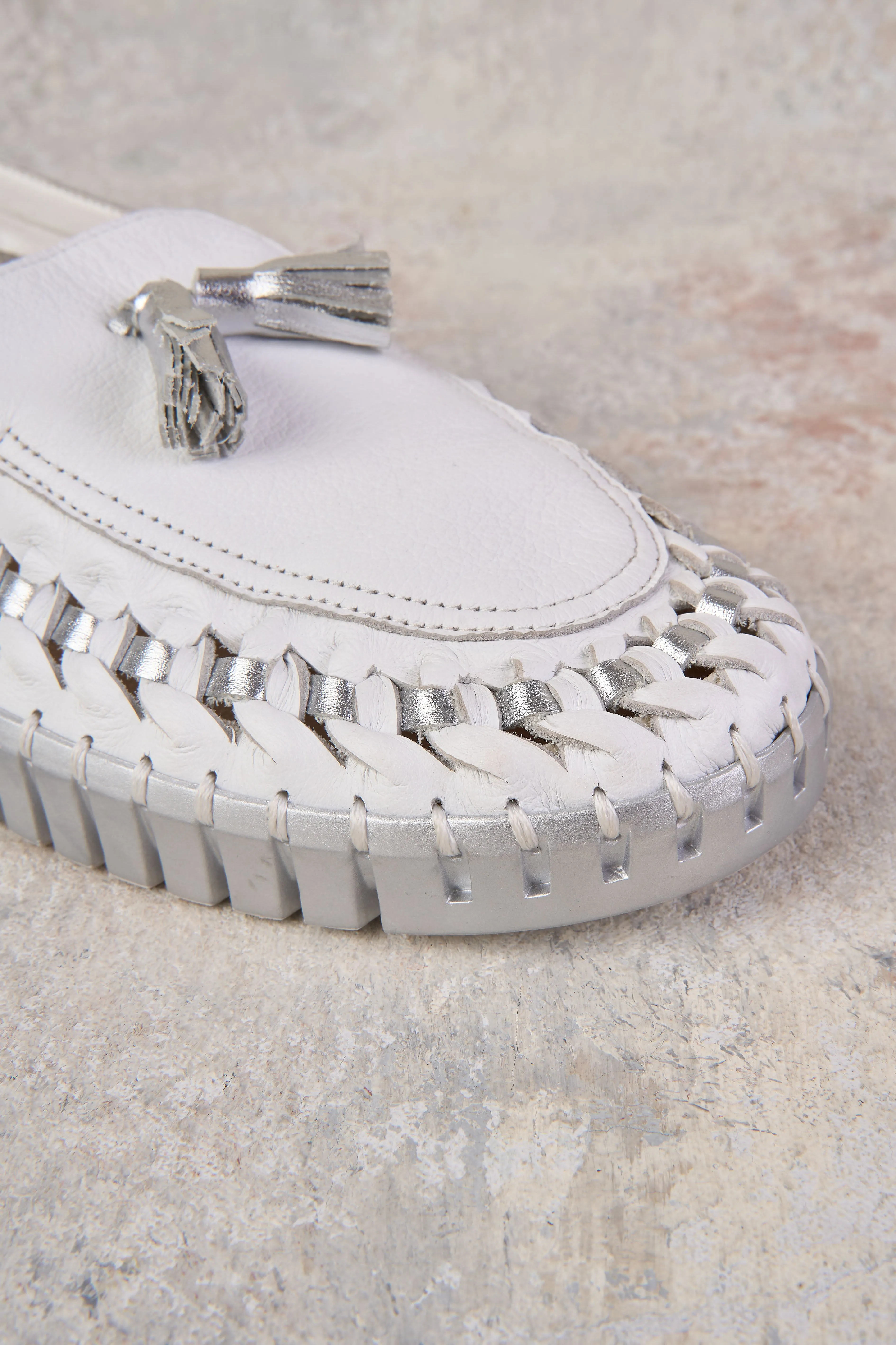Porto Tassel Loafer - White