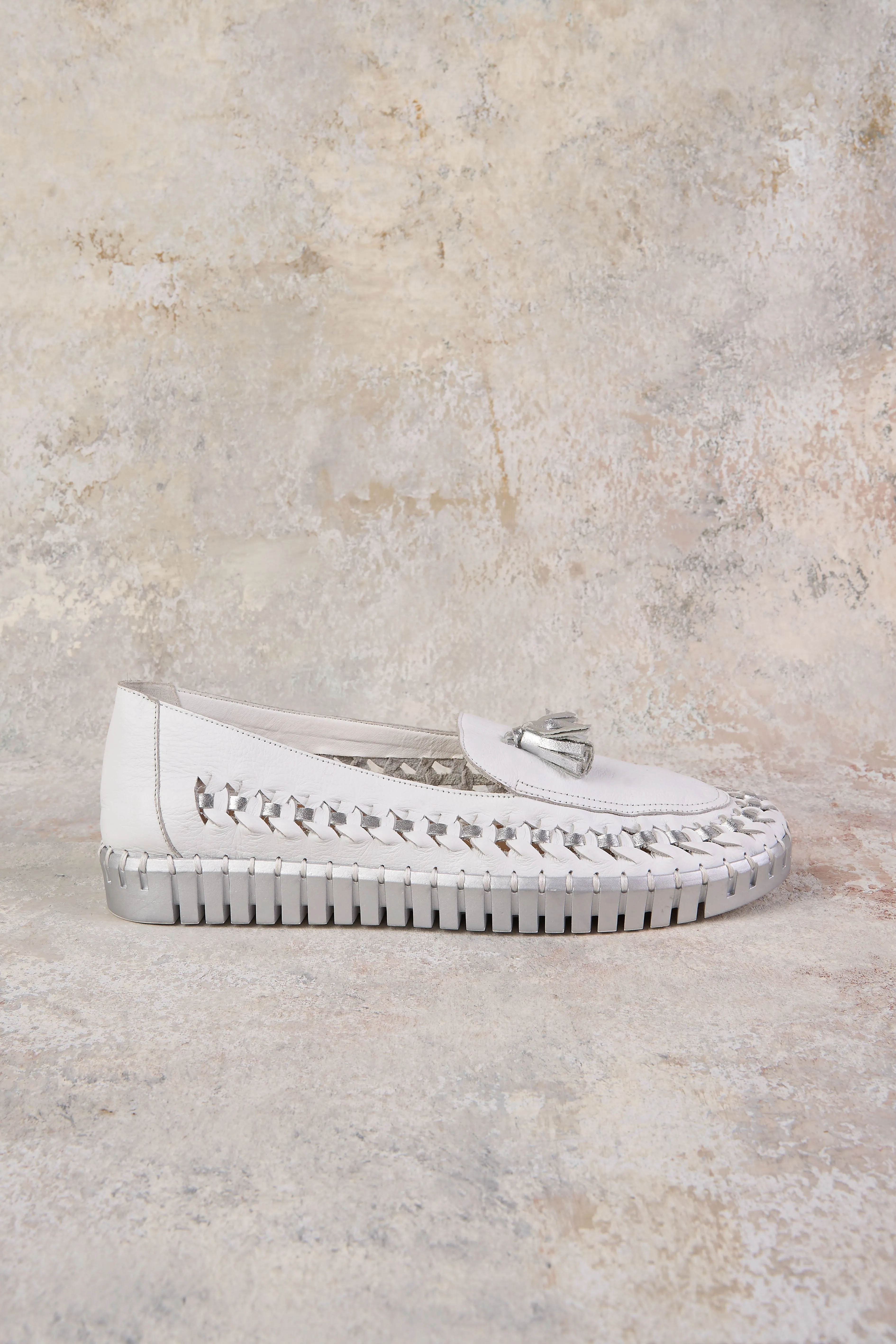 Porto Tassel Loafer - White